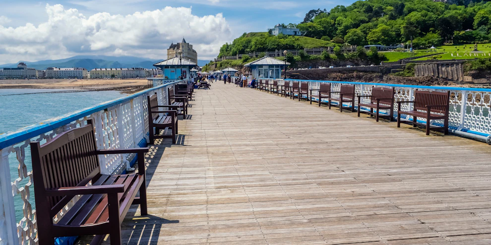 Llandudno Pier AdobeStock 272878022
