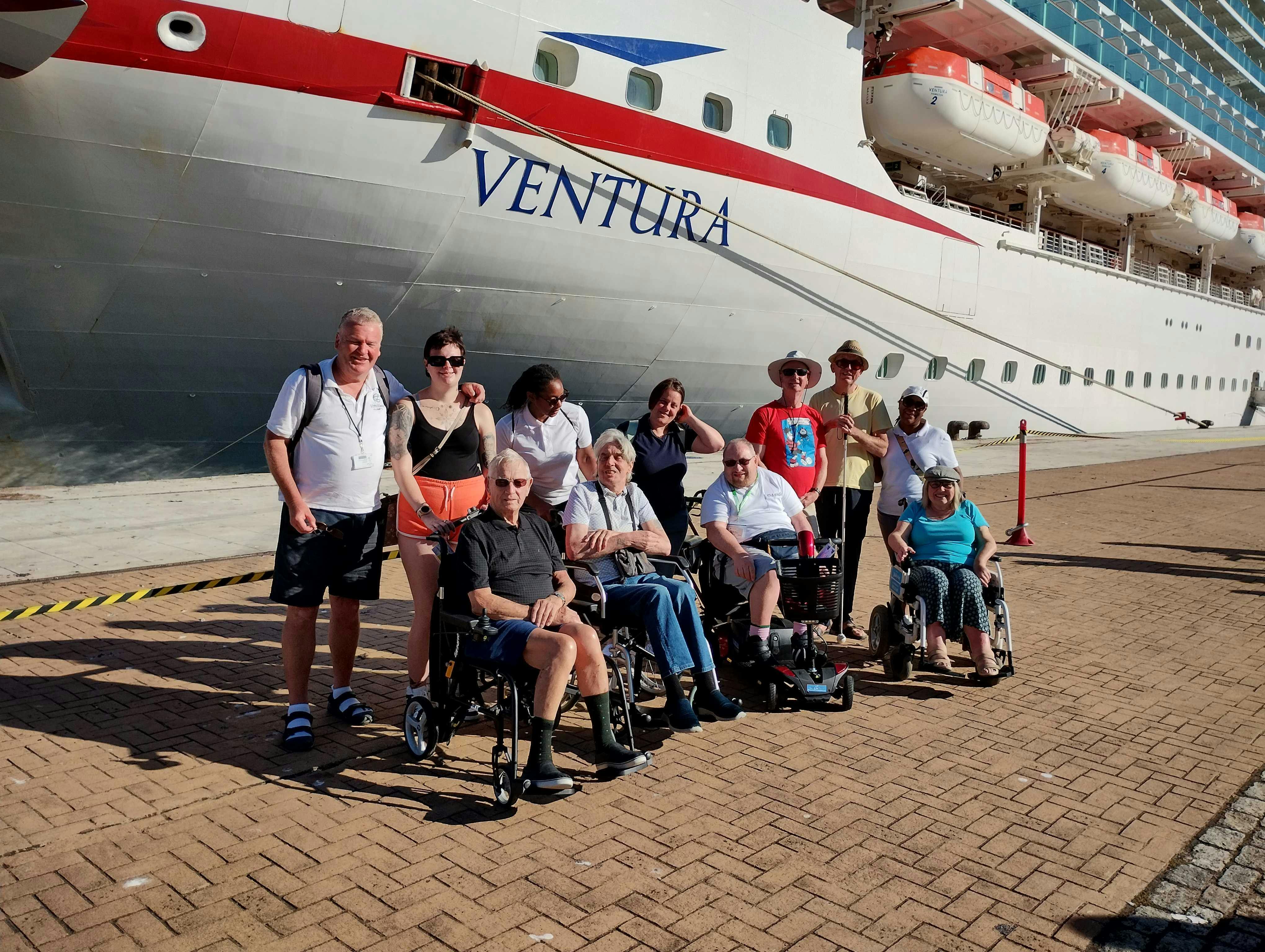 Ventura | P&O Cruises | Customers | Group photo at port in front of ship