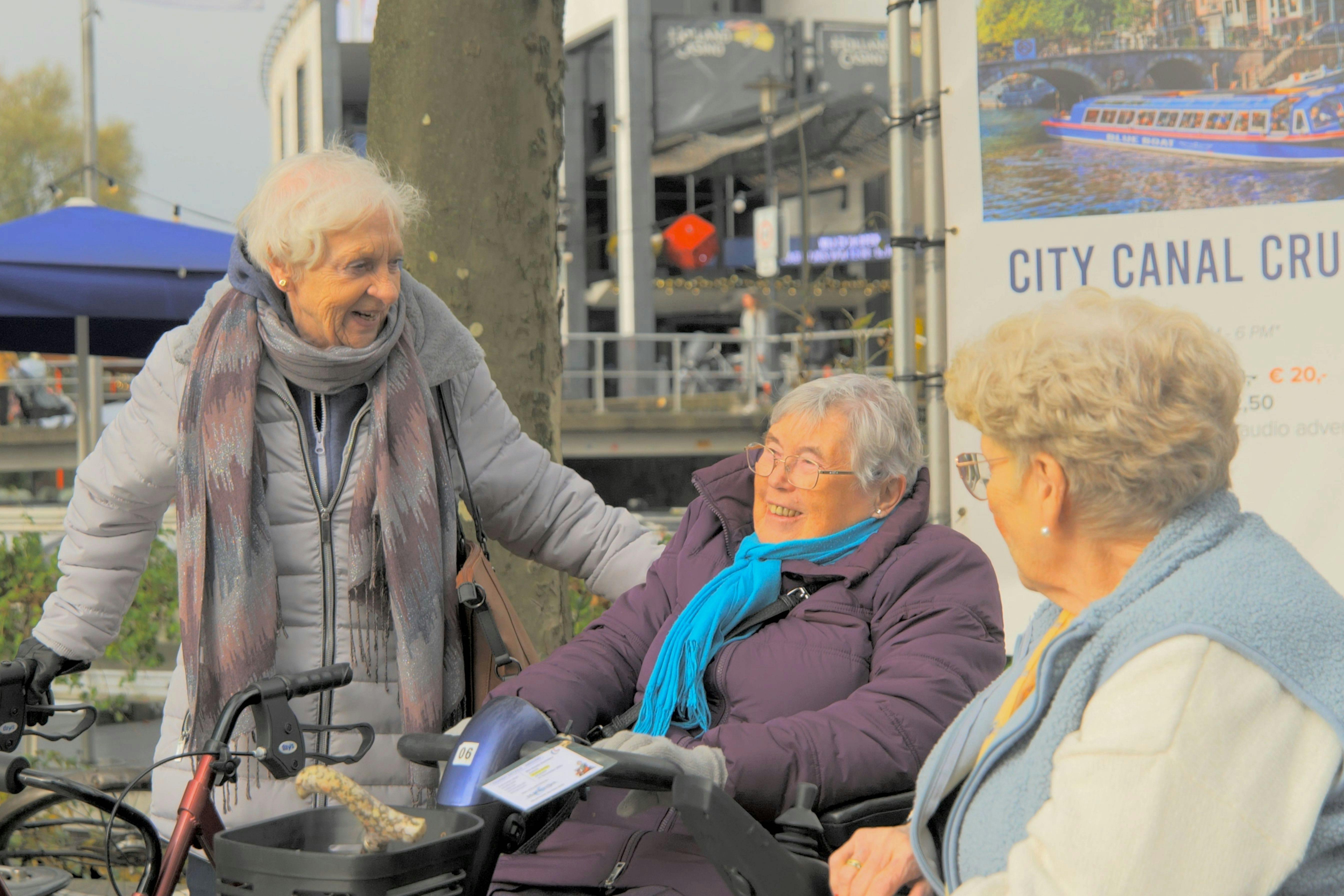 Selects00 30 07 15 Still016