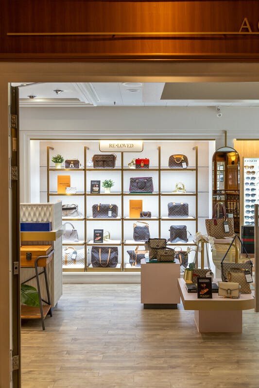 Cunard Queen Elizabeth Retail shopping
