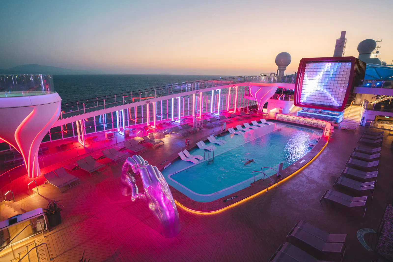 Celebrity Cruises Apex pool