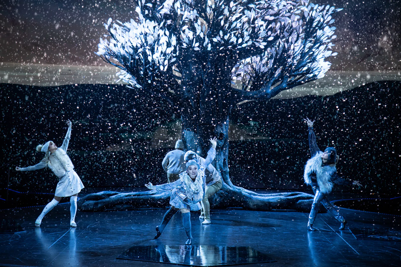 Celebrity Cruises Apex ship entertainment