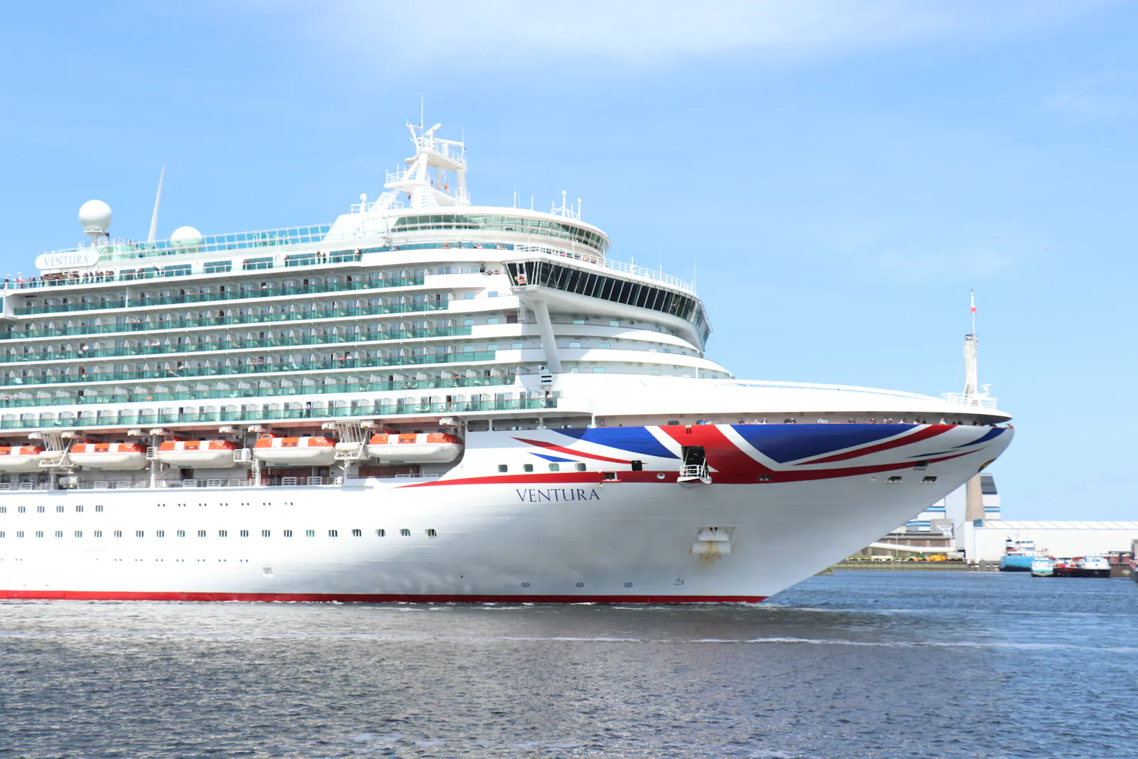 Ventura Cruise ship making port