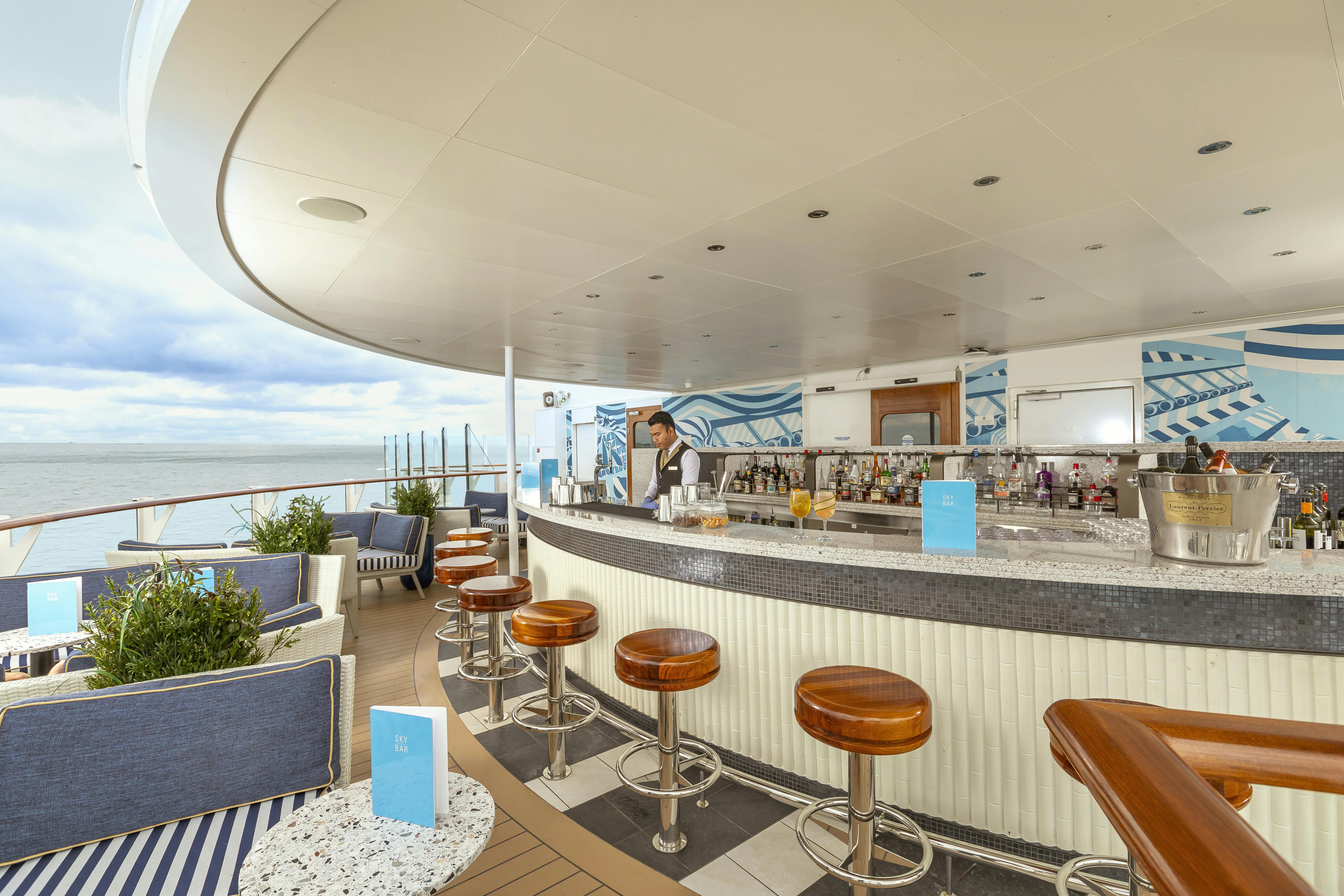 Cunard Cruise Queen Anne sky bar and restaurant