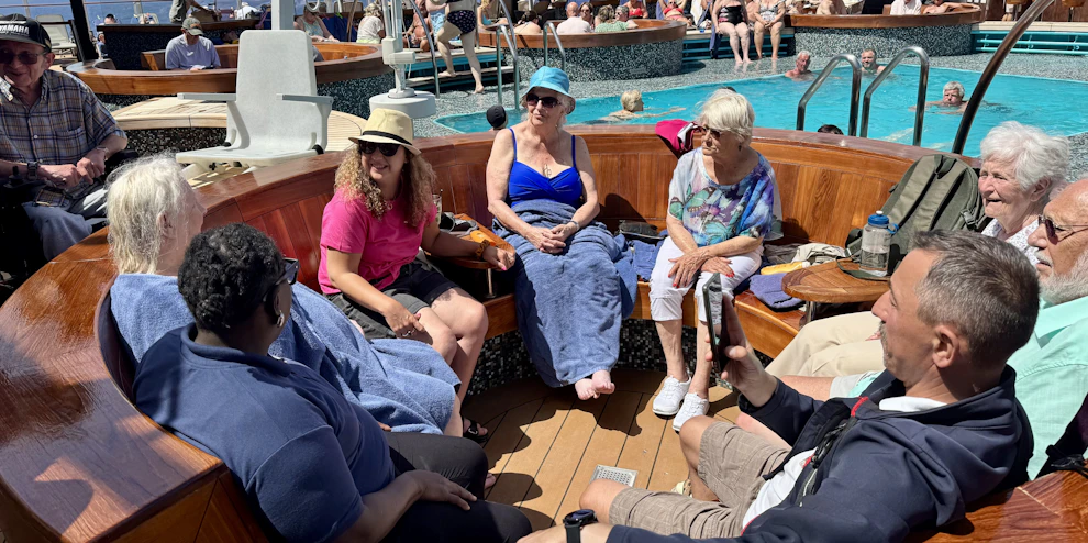 Med Cruise | Ship | P&O | Group Photo | Guests | Summer