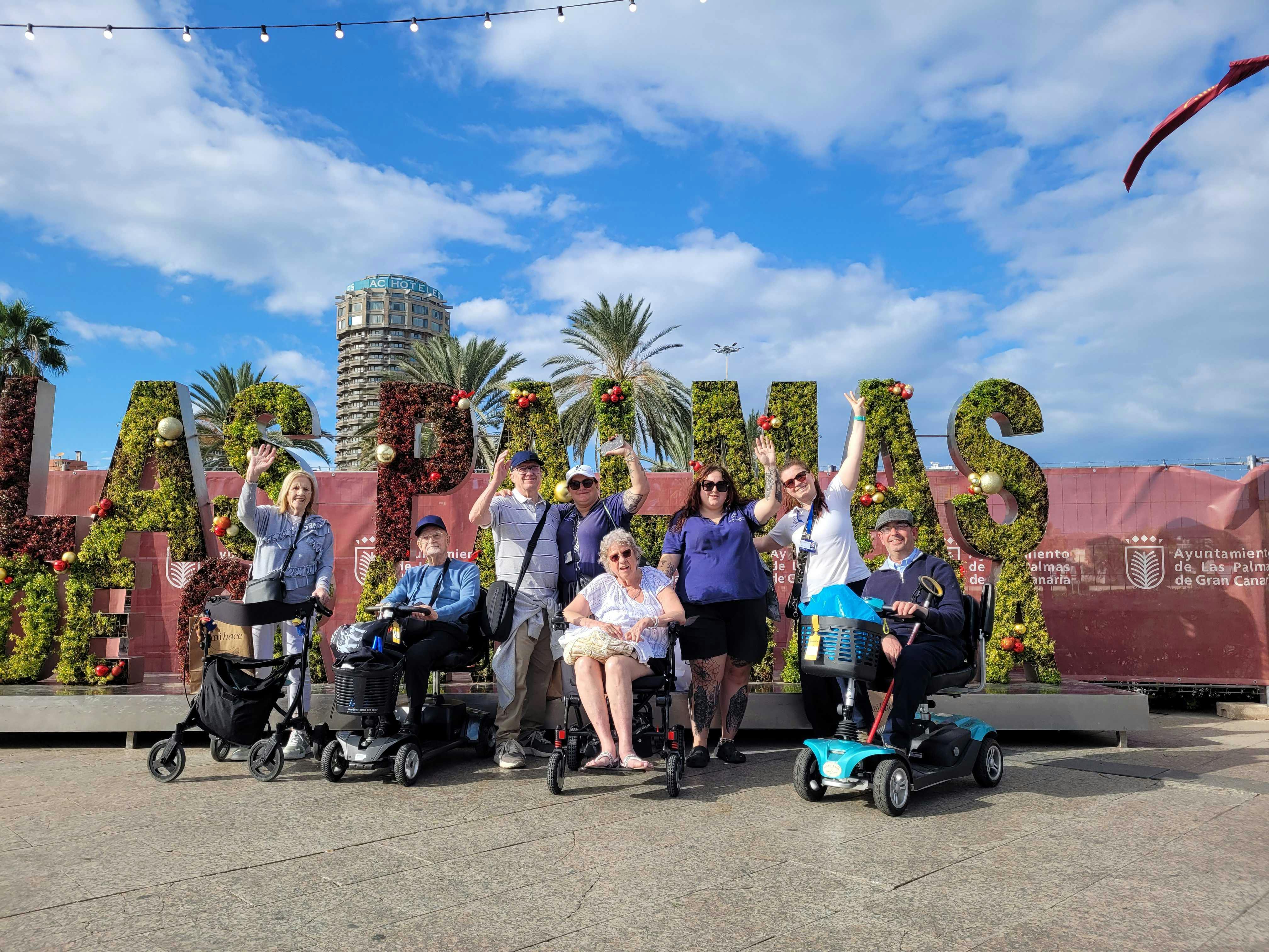Customers and staff in Las Palmas