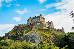 Tours of Scotland + Discover the beauty of Edinburgh and Loch Lomond on our disabled-friendly Scotland Explorer tour. Enjoy tours of Scotland with accessible accommodations.
