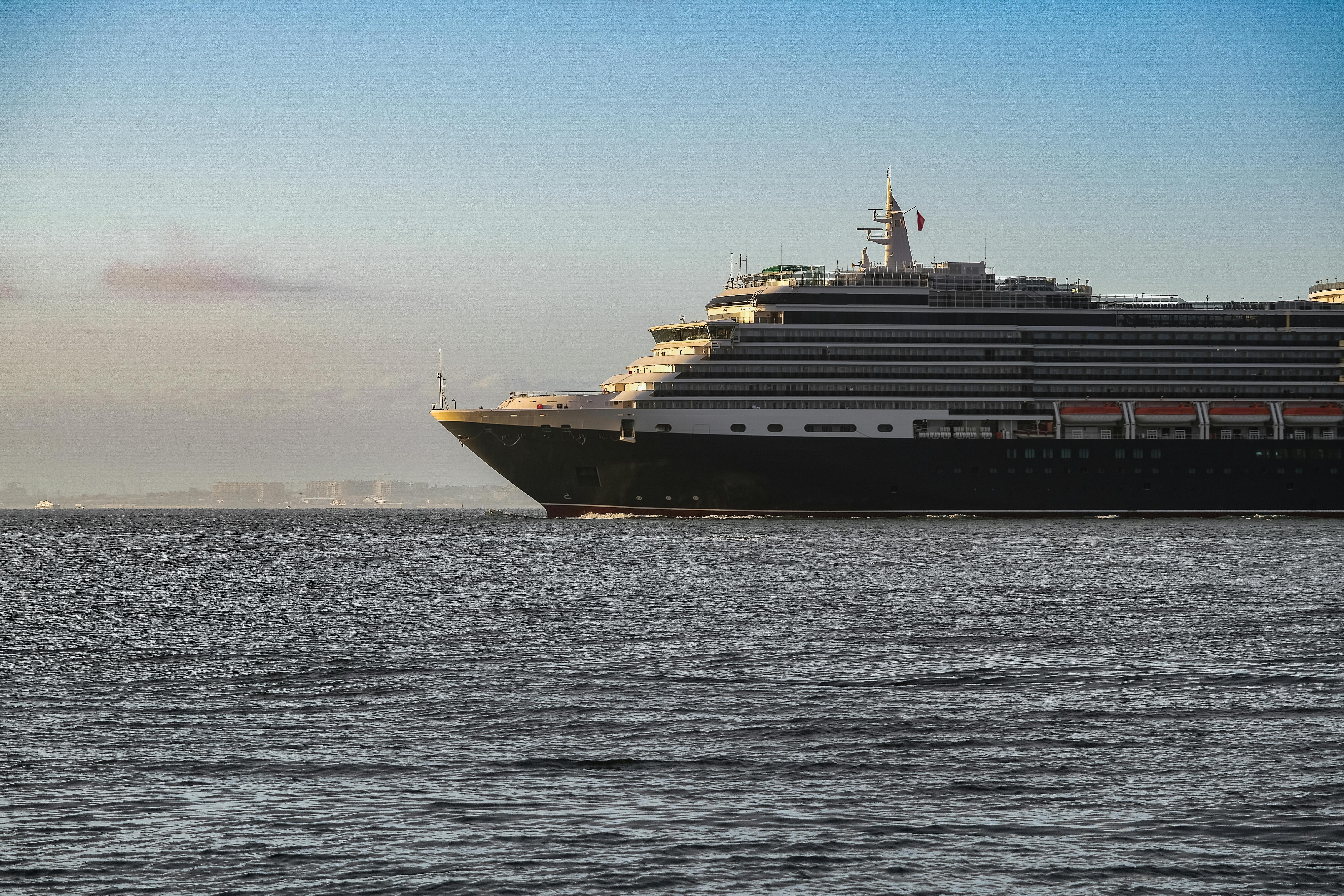 Cunard Queen Elizabeth at sea