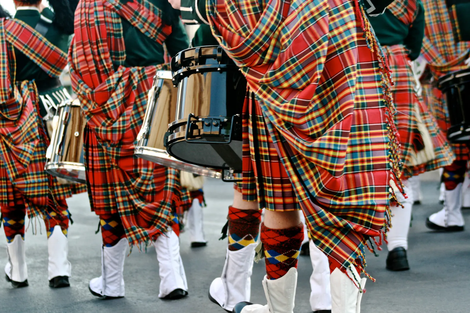 Tours of Scotland + Discover the beauty of Edinburgh and Loch Lomond on our disabled-friendly Scotland Explorer tour. Enjoy tours of Scotland with accessible accommodations.