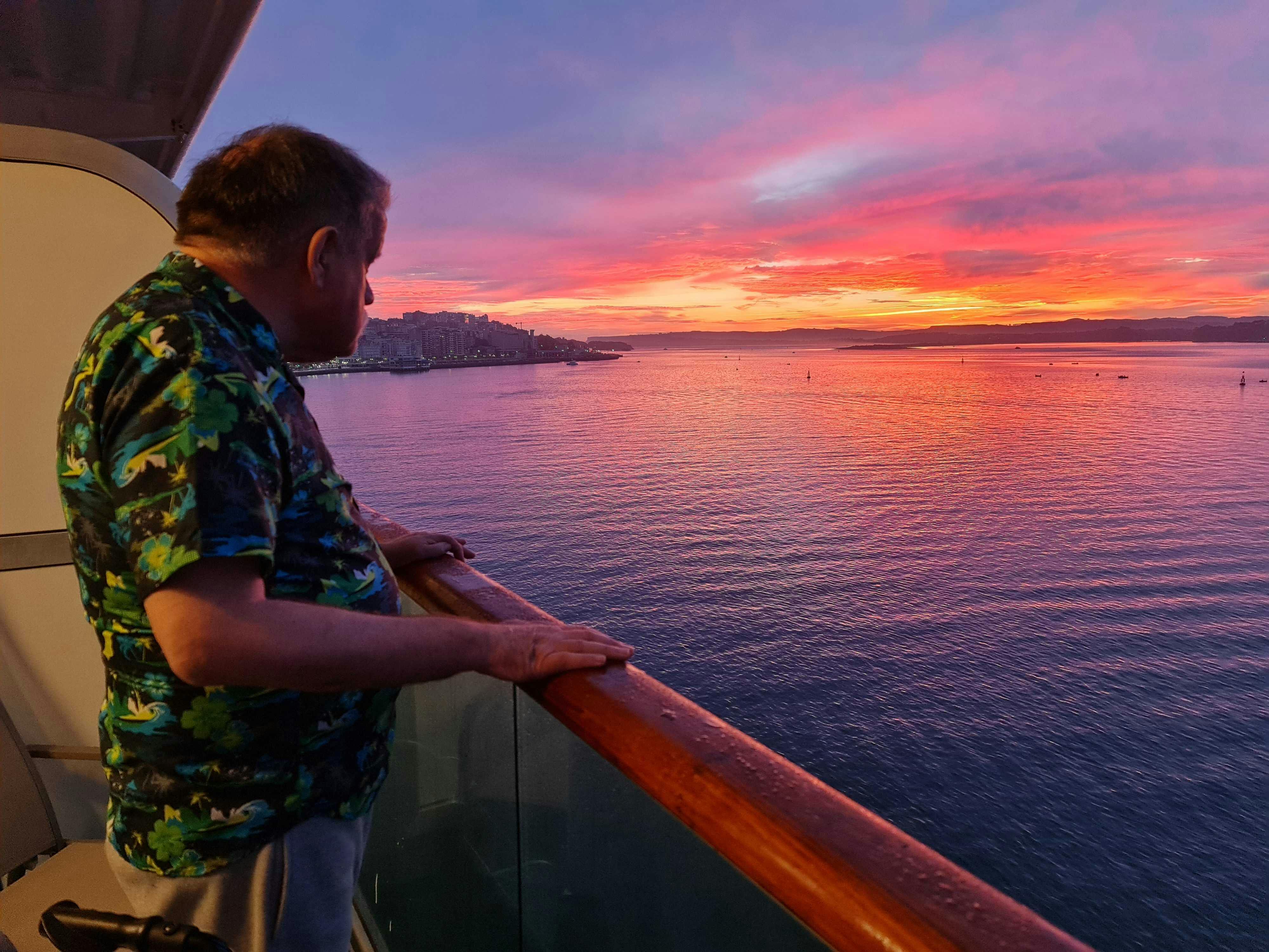 Cruise balcony cabin